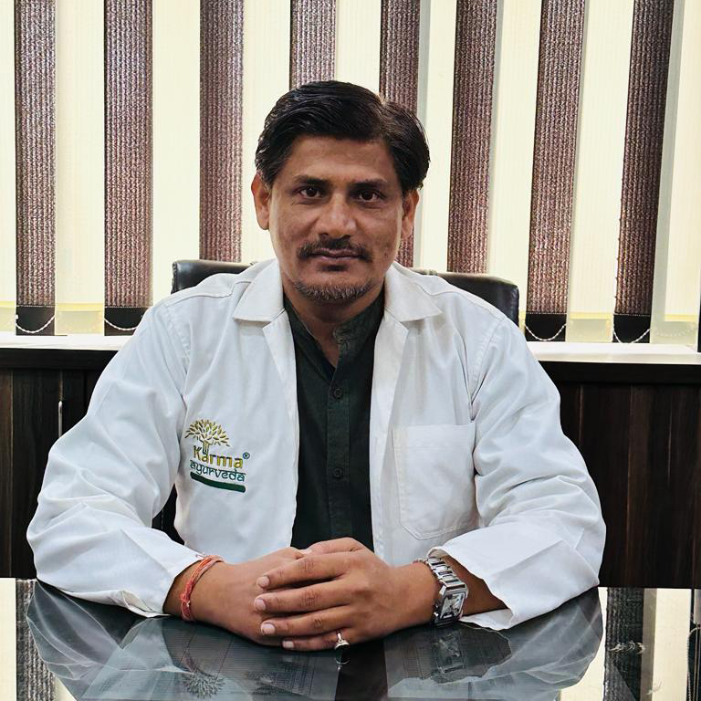 ডঃ বলরাম তিওয়ারি - কার্মা আয়ুর্বেদ লখনউ